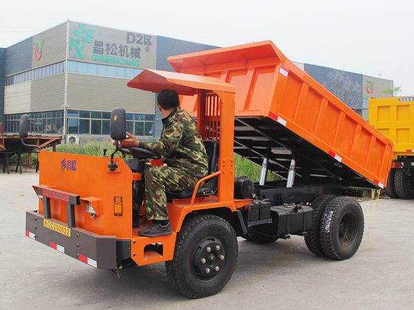 8噸礦用運(yùn)輸車